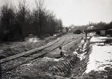 Bellefontaine- arrivée des rails du vivinal à la gare-vue de droite-.jpg